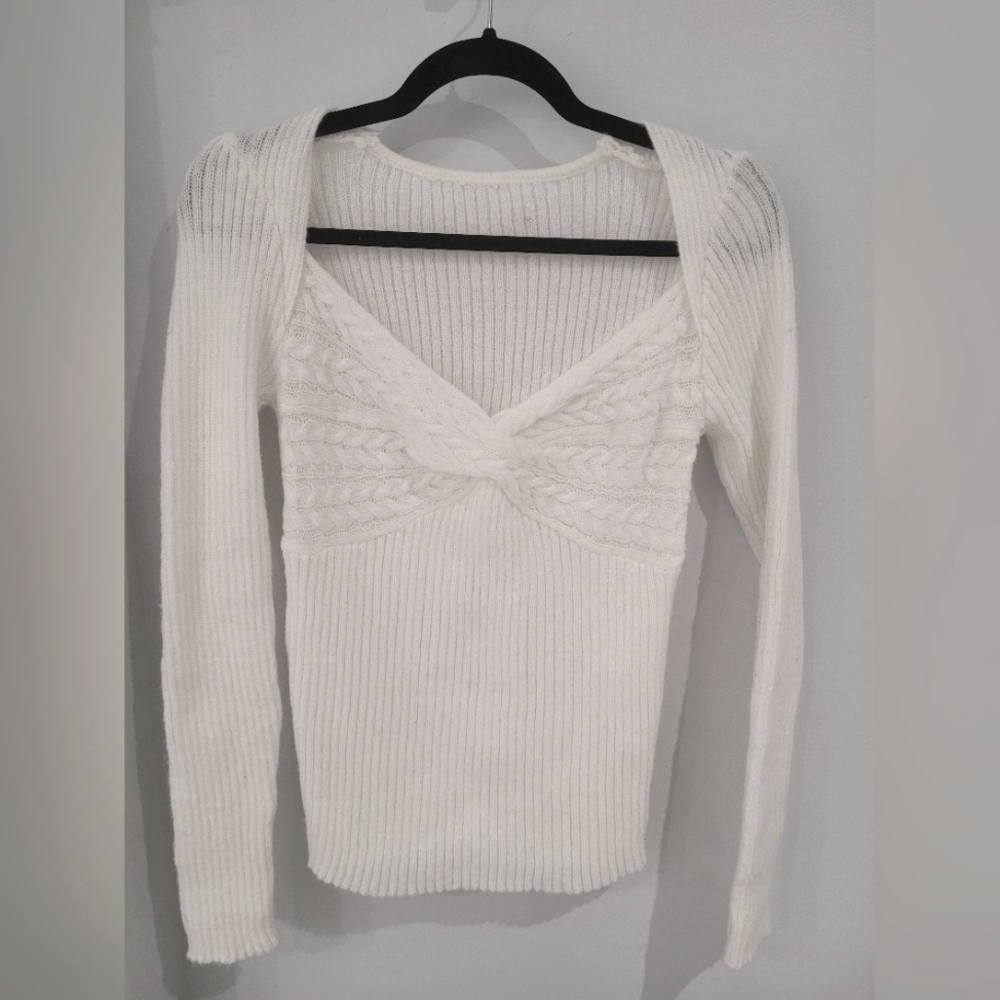 NWOT White sweater/top-Medium